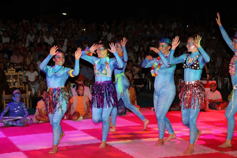 Y los mares sucumben ante la acción depredadora y el egoísmo de la humanidad en los Escacs Vivents de Xàbia  Y los mares sucumben ante la acción depredadora y el egoísmo de la humanidad en los Escacs Vivents de Xàbia